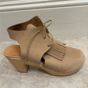 Bryr Sofie Clog with Detachable Kilt